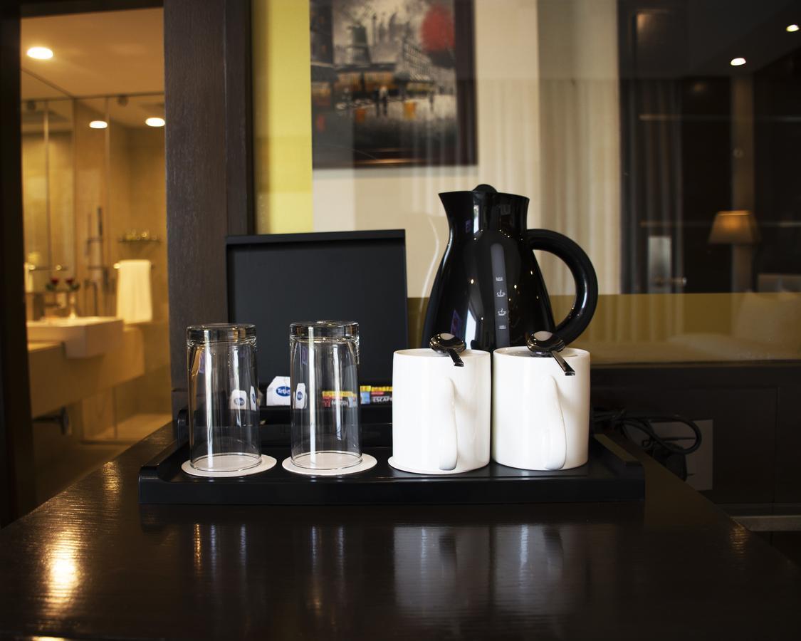Inde Hotel Chattarpur Нью-Дели Экстерьер фото