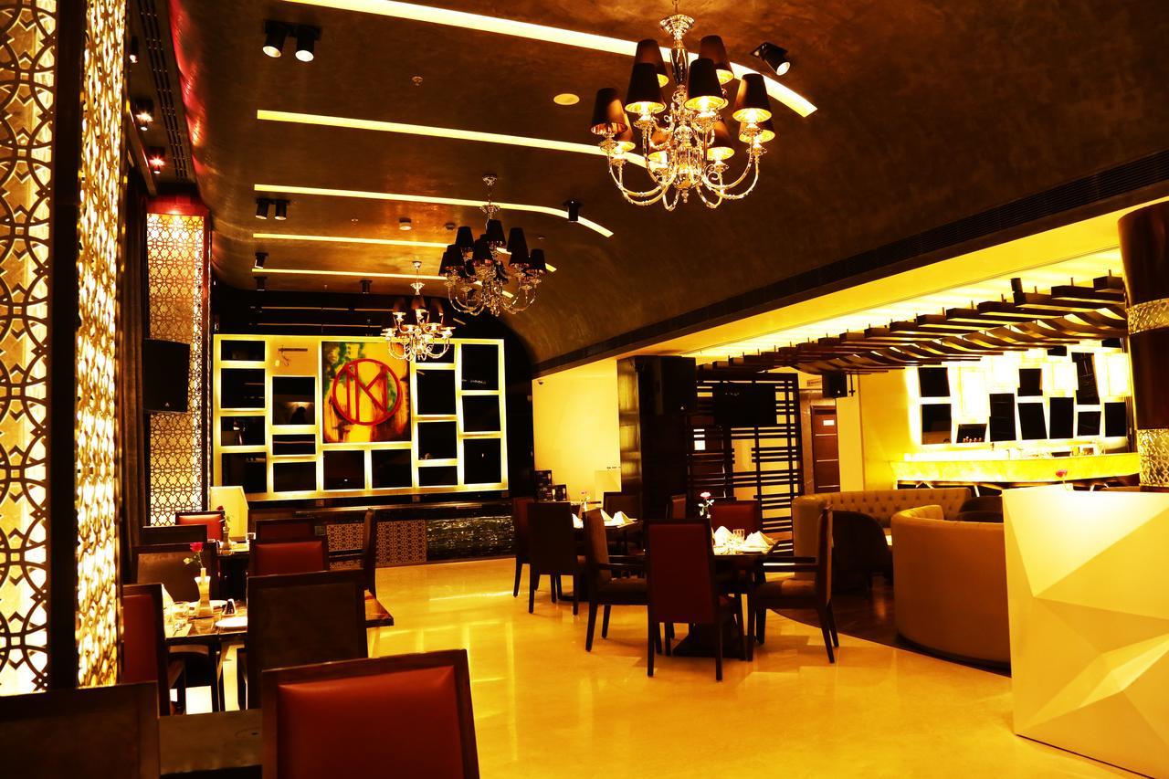 Inde Hotel Chattarpur Нью-Дели Экстерьер фото