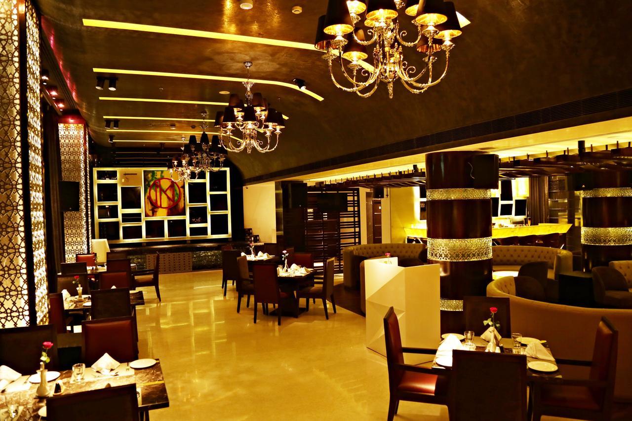Inde Hotel Chattarpur Нью-Дели Экстерьер фото