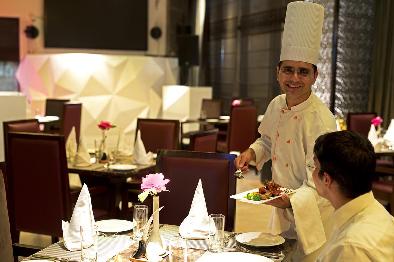 Inde Hotel Chattarpur Нью-Дели Экстерьер фото