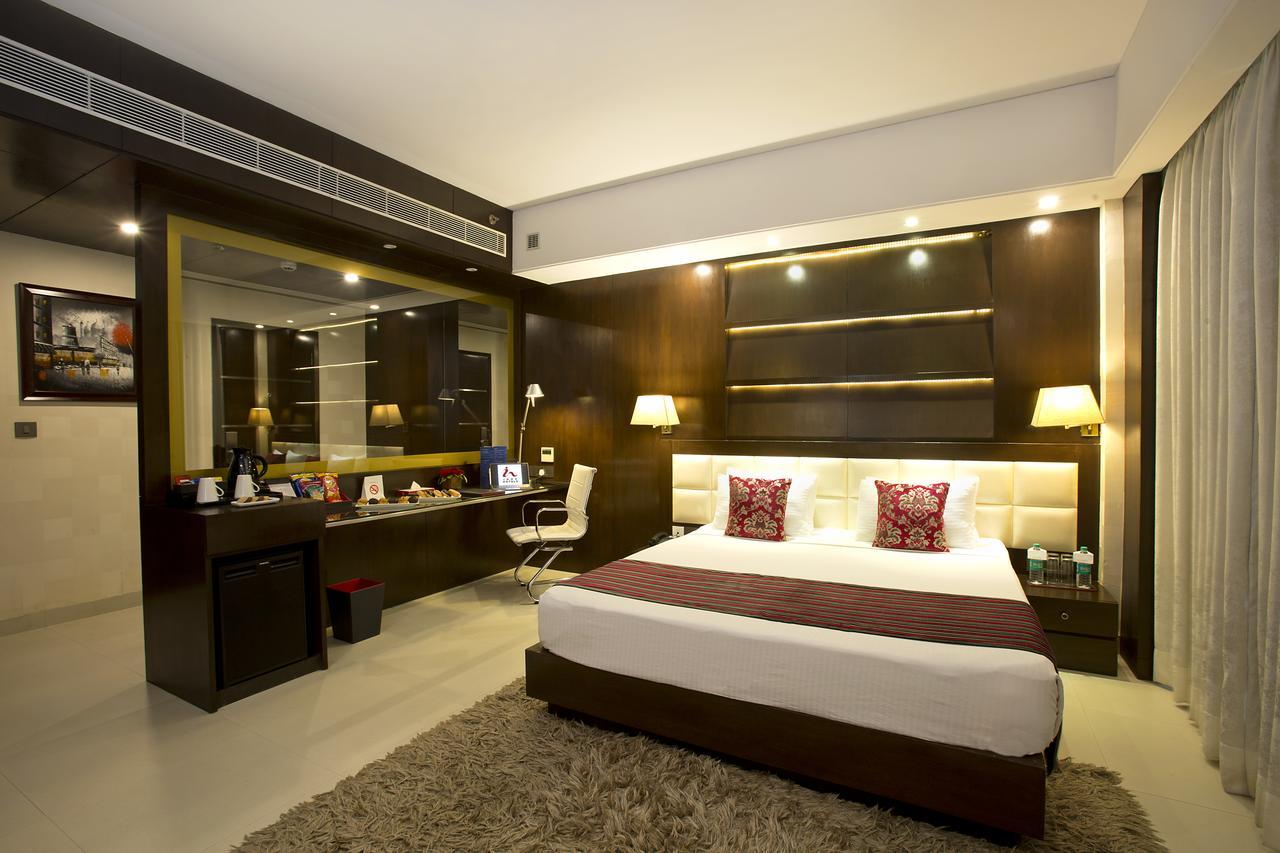Inde Hotel Chattarpur Нью-Дели Экстерьер фото